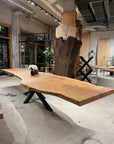 Designtisch | Esstisch aus einem Stück | Baumtisch Eiche