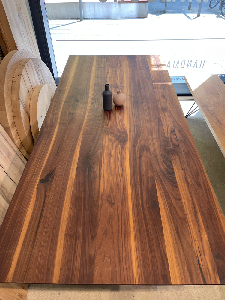 Esstisch Schweizer Kante Nussbaum Massivholz Unikat 220x100x5cm