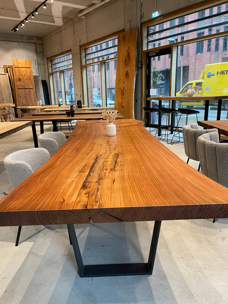 Baumtisch Ulmenholz | Unikat Tisch Ulmenholz | Massivholztisch Monolith | Holzwerk Hamburg
