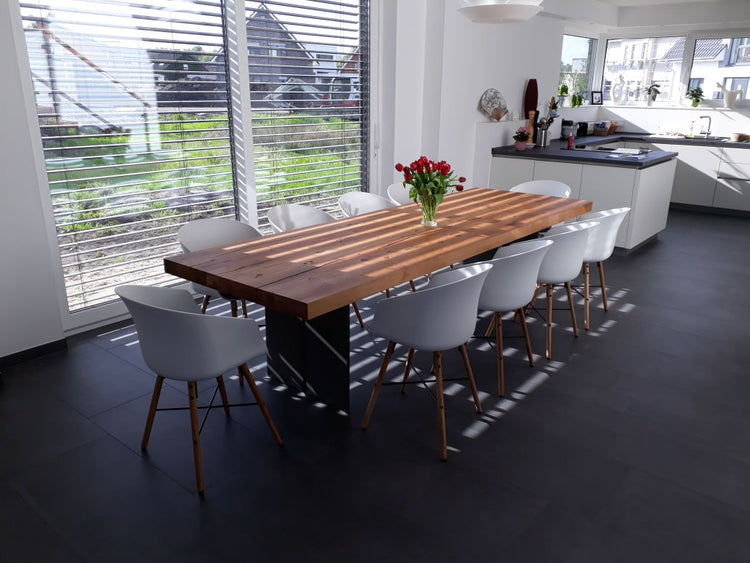 Esstisch mit Tischgestell Stahlwangen | Wangen aus Stahl | Holzwerk Hamburg