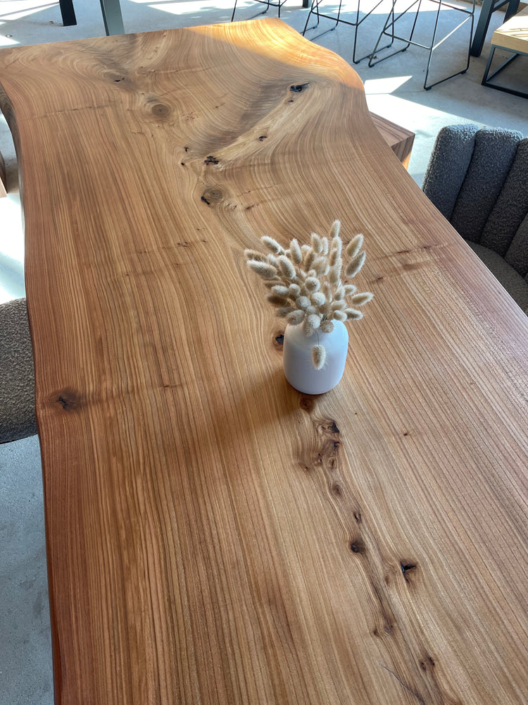 Baumtisch Ulmenholz | Unikat Tisch Ulmenholz | Massivholztisch Monolith | Holzwerk Hamburg