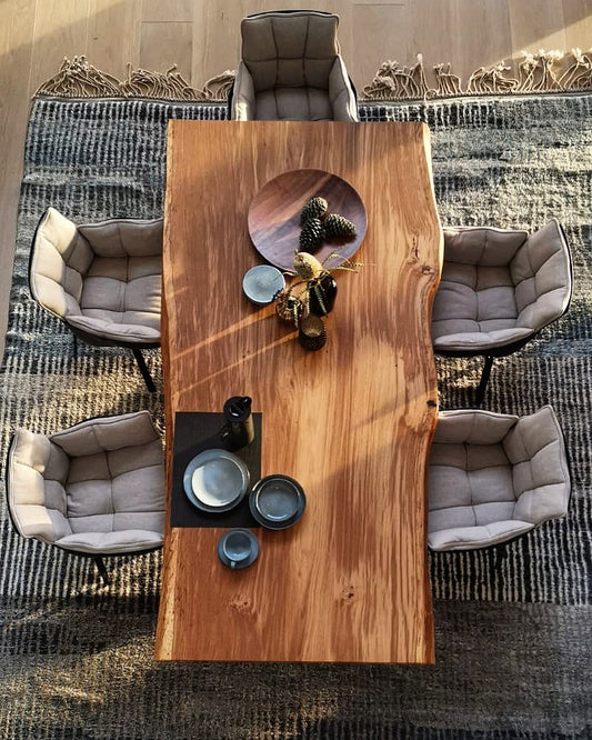 Esstische aus einer Stammbohle | Tisch Unikat aus einem Stück | Monolith Baumtisch
