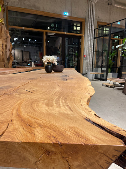 Massivholztisch aus einem Stück Eichenholz | Esstisch Unikat Vollholz 