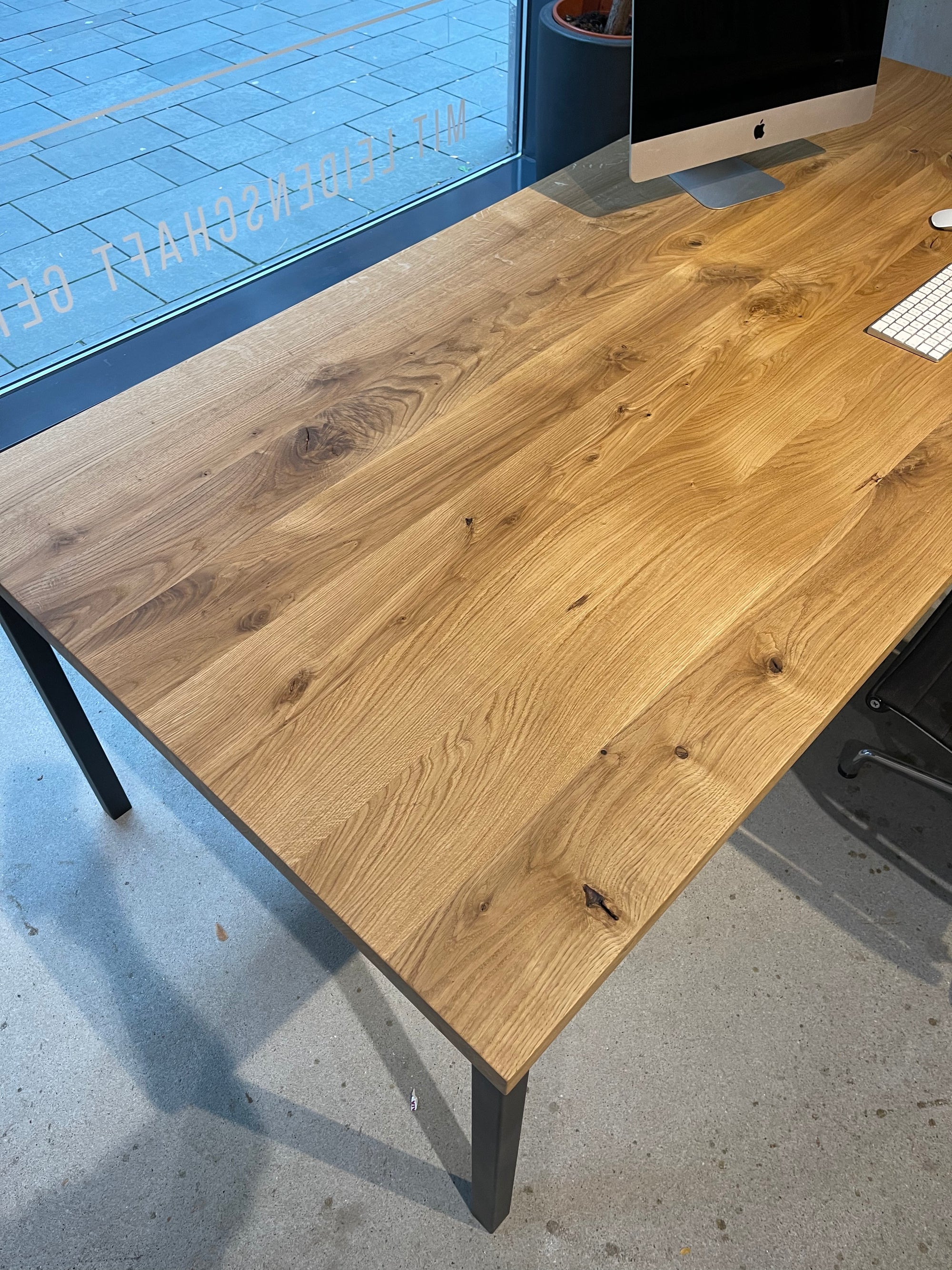 Schreibtisch aus Massivholz Eiche