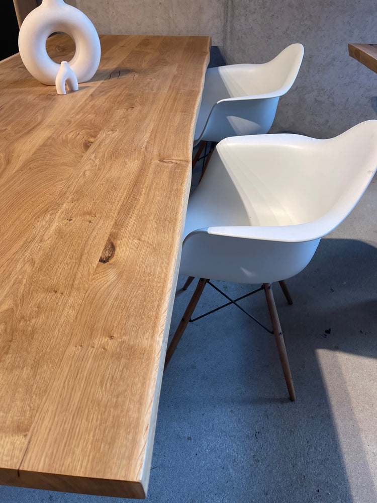 Esstisch Baumkante | Massivholztisch mit Baumkante 
