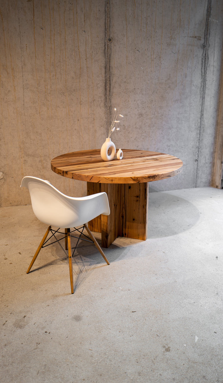 Runder Esstisch aus Massivholz Designtisch 