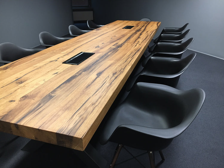 Konferenztisch aus Eichenholz | Holzwerk Hamburg 