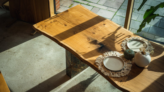 Monolith Esstisch Massivholz aus einem Stück | Tisch Marmor | Massivholztisch individuell | Designtisch