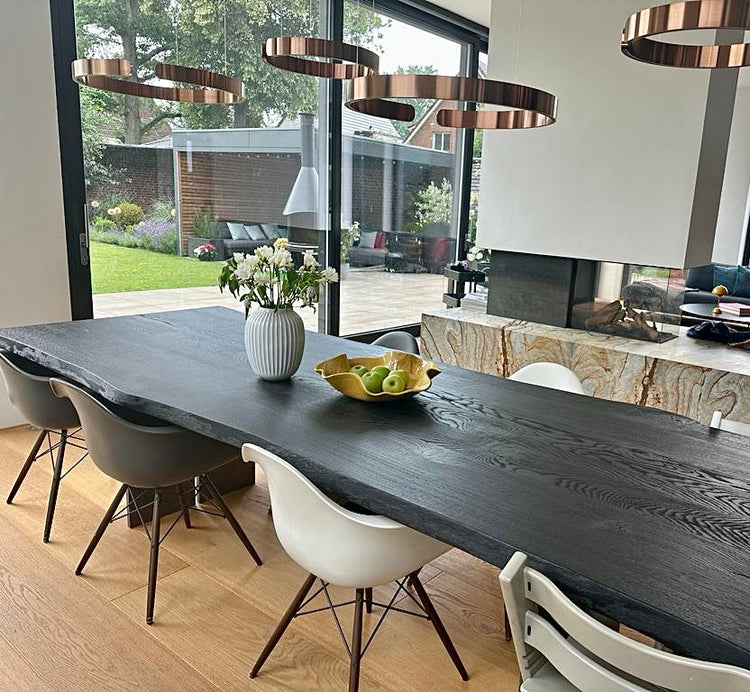 Tisch geköhlt Esstisch schwarz geflammt | Holzwerk Hamburg 
