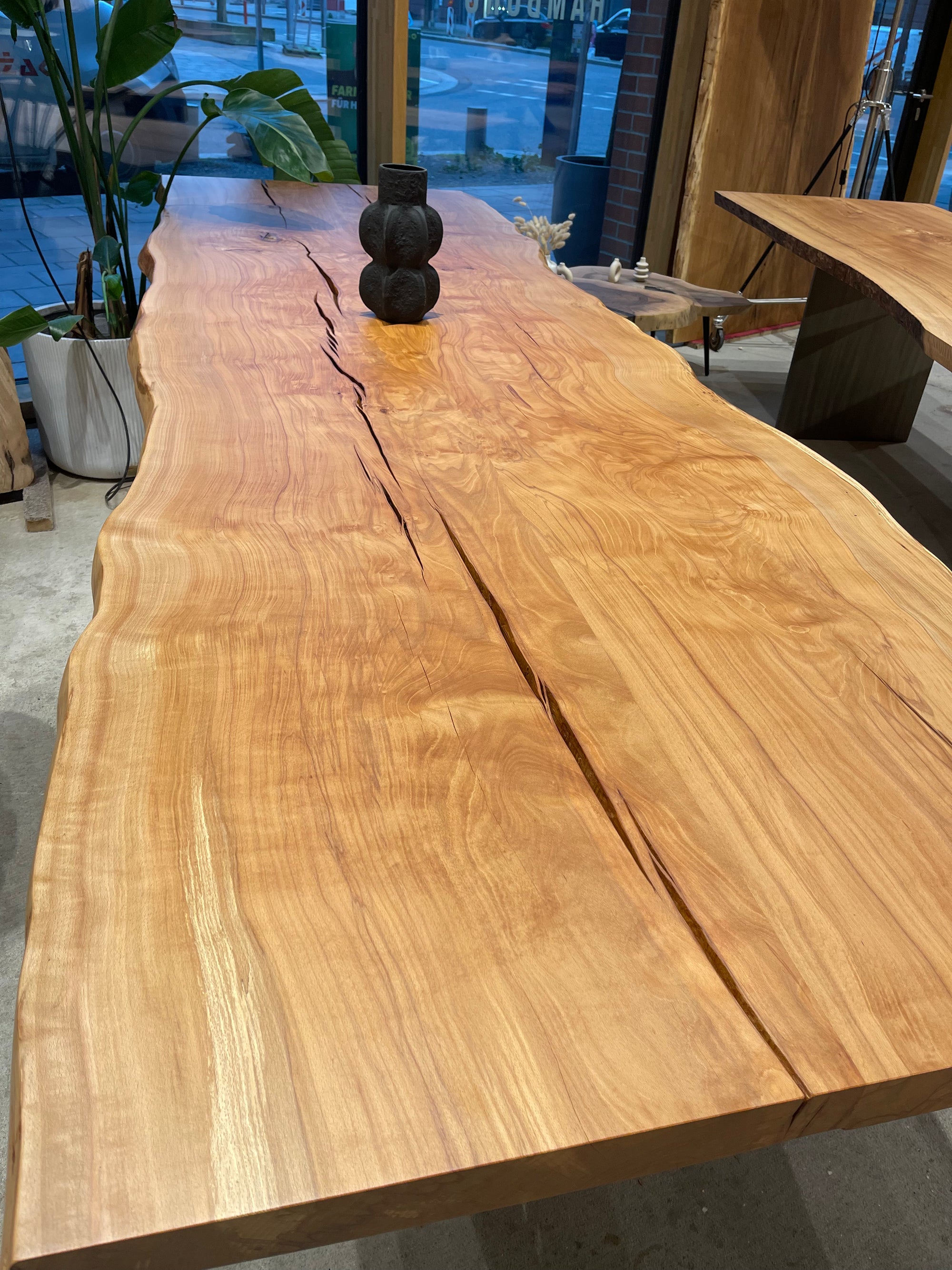 Buche Monolith Tisch aus einem Stamm