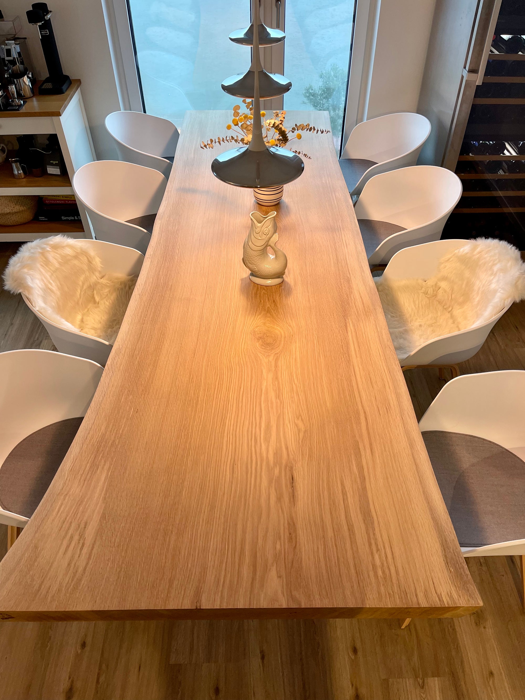 Großer, Individueller Massivholztisch aus einem Stück Eichenholz