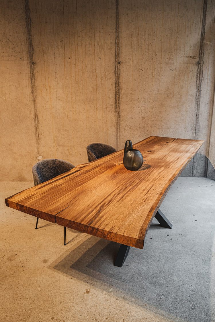 Unikat Esstisch Eiche | Baumtisch Eiche | Massivholztisch  aus einem Stück | Monolith Tisch