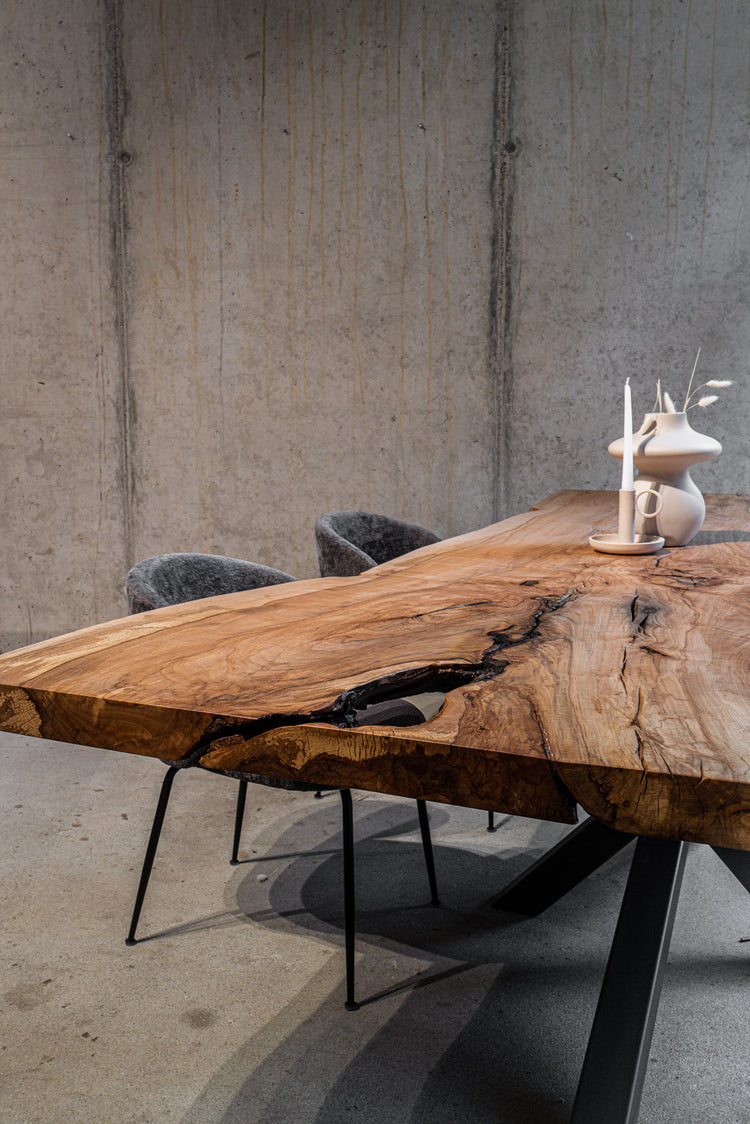 Unikat Esstisch Buche | Baumtisch Buche | Massivholztisch aus einem Stück | Monolith Tisch