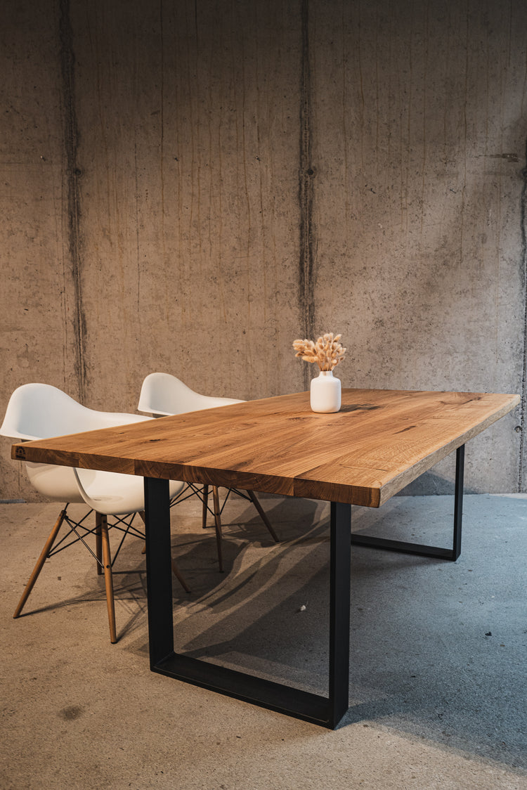 Esstisch mit schwarzen Gestell | Holztisch Eiche | Naturholztisch 