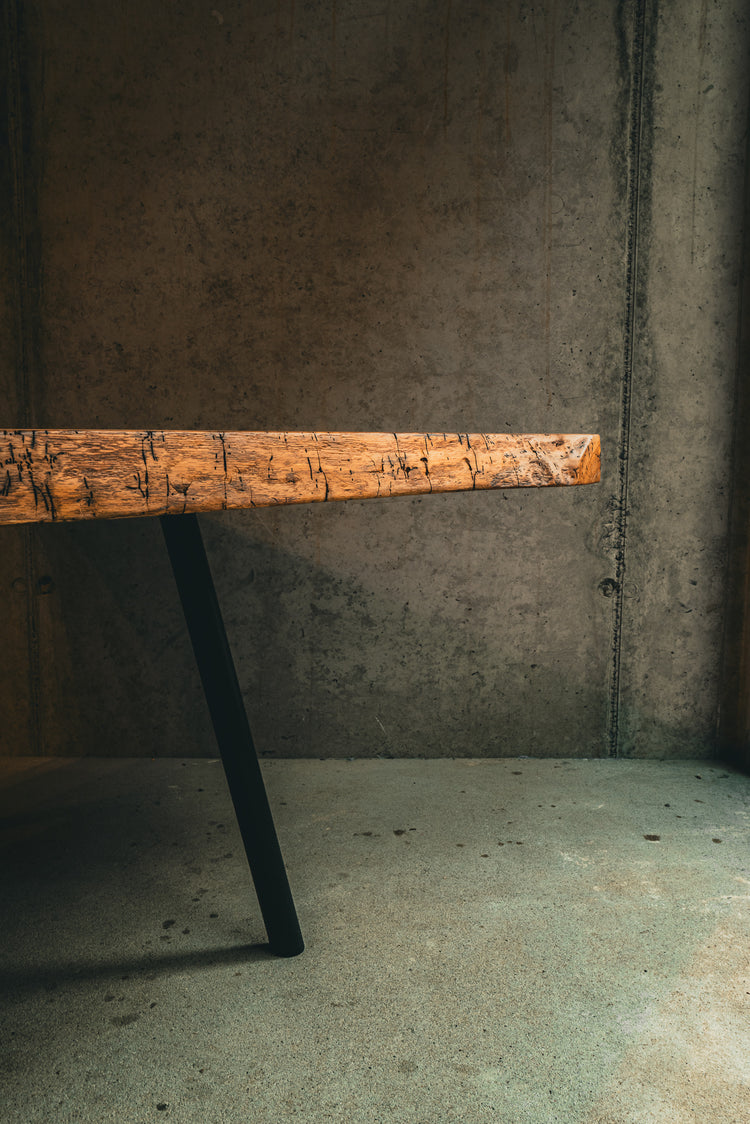 Esstisch 300x115/135cm | Massivholztisch aus Eiche mit natürlicher Kante | Esstisch Eiche
