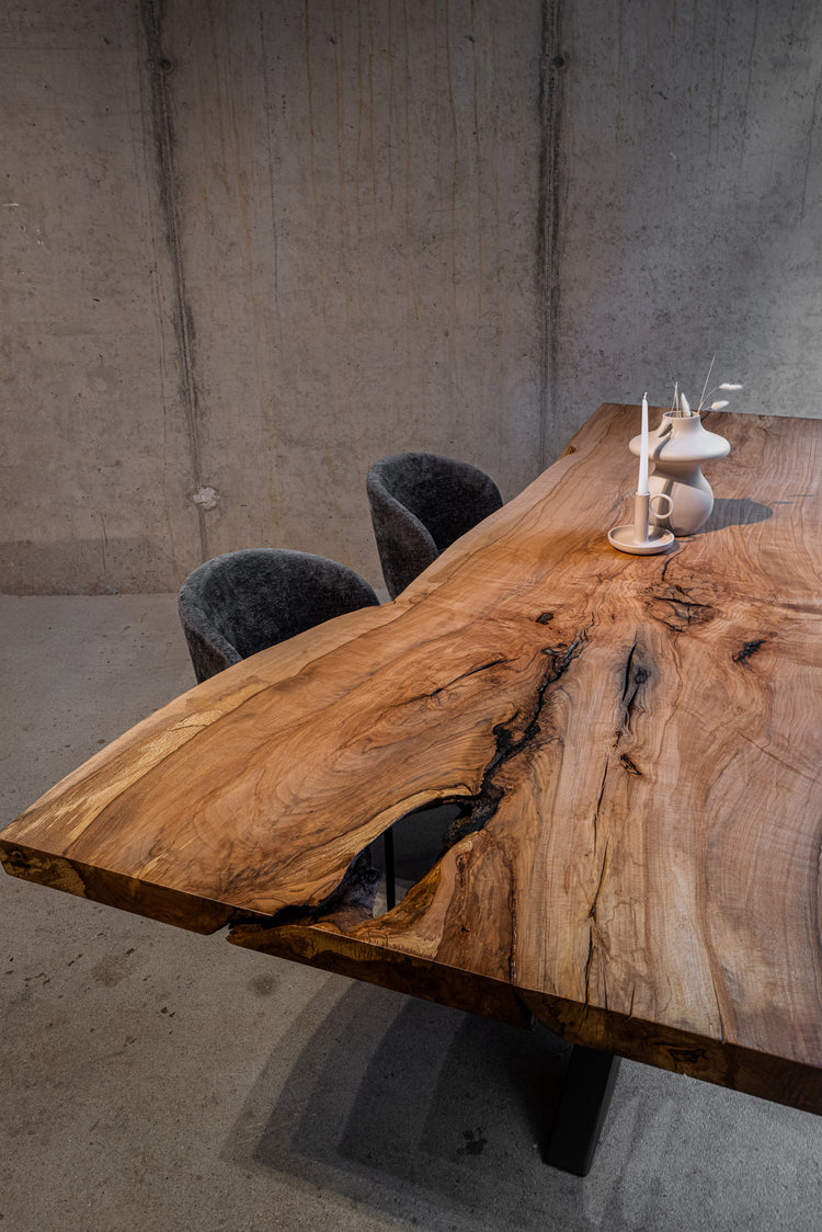 Unikat Esstisch Buche | Baumtisch Buche | Massivholztisch aus einem Stück | Monolith Tisch