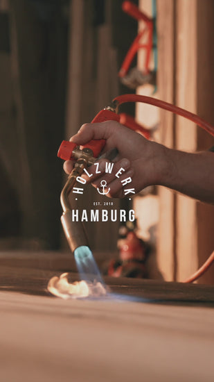 Holztisch geköhlt | Massivholztisch geköhlte Eiche | Esstisch Bearbeitung mit Feuer | Holzwerk Hamburg 