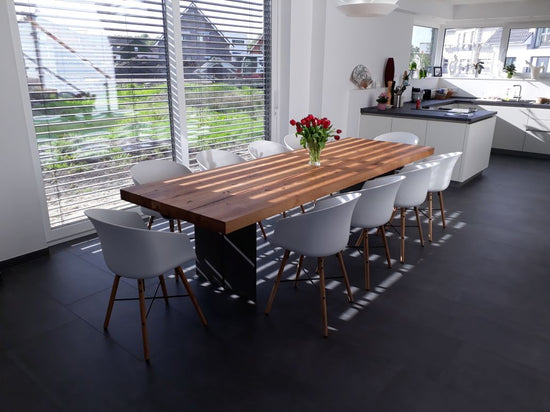 Esstisch mit Tischgestell Stahlwangen | Wangen aus Stahl | Holzwerk Hamburg 