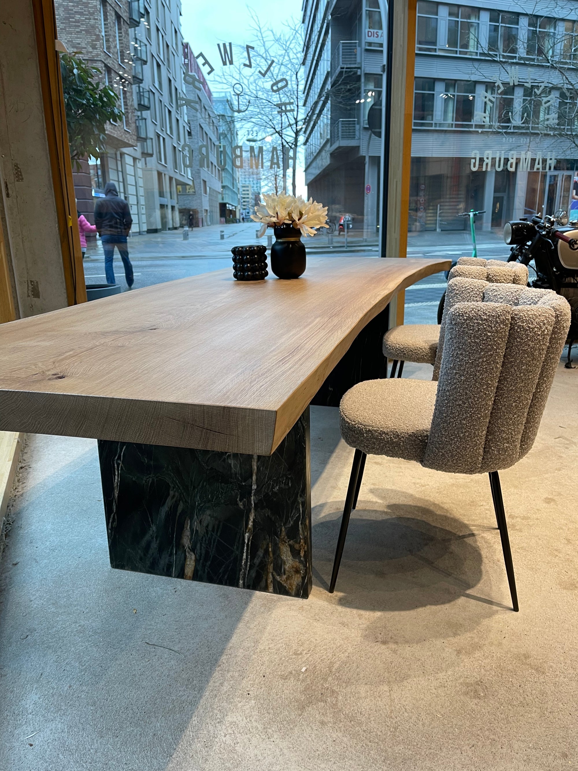 Designtisch Tisch Mamor Massivholztisch nach Maß