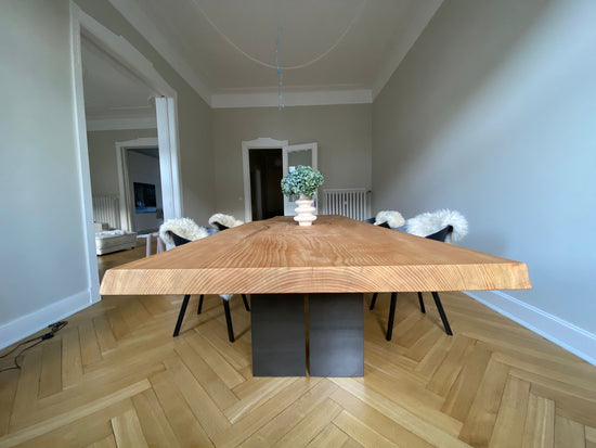 Massivholztisch aus einem Stück | Holzwerk Hamburg