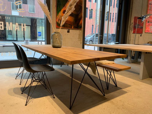 Massivholztisch auf filigranem Tischgestell | Holzwerk Hamburg