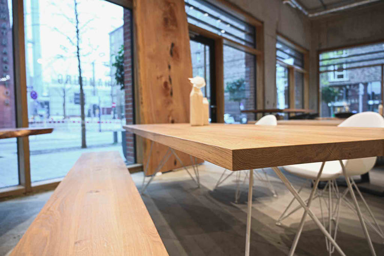  Filigraner Esstisch aus Eiche | Weißes Tischgestell aus Stahl | Holzwerk Hamburg