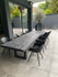 Schwarzer Outdoortisch aus Massivholz | Holzwerk Hamburg