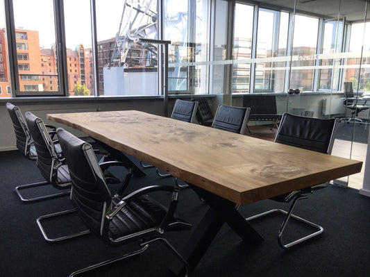 Konferenztisch Massivholz aus einem Stück Zeder | Holzwerk Hamburg